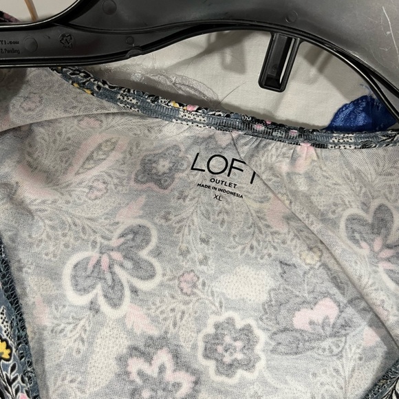 Floral LOFT tank - Picture 2 of 2